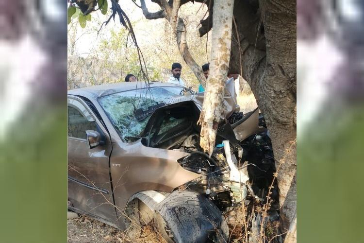 http://malayalamnewsdaily.com/sites/default/files/2019/04/17/car-crash.jpg